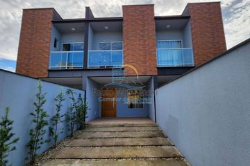 Compre Casa com 2 Quartos, 110 m² por R$ 680.000 em Bucarein, Joinville - SC.