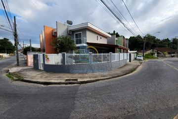 Compre Casa com 2 Quartos, 67 m² por R$ 420.000 em Floresta, Joinville - SC.