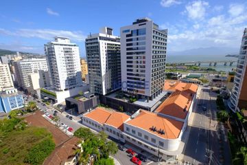 Compre Apartamento com 1 Quarto, 45 m² por R$ 1.200.000 em Centro, Florianópolis - SC.