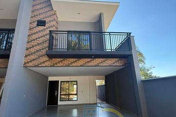 Compre Casa com 2 Quartos, 142 m² por R$ 990.000 em Glória, Joinville - SC.
